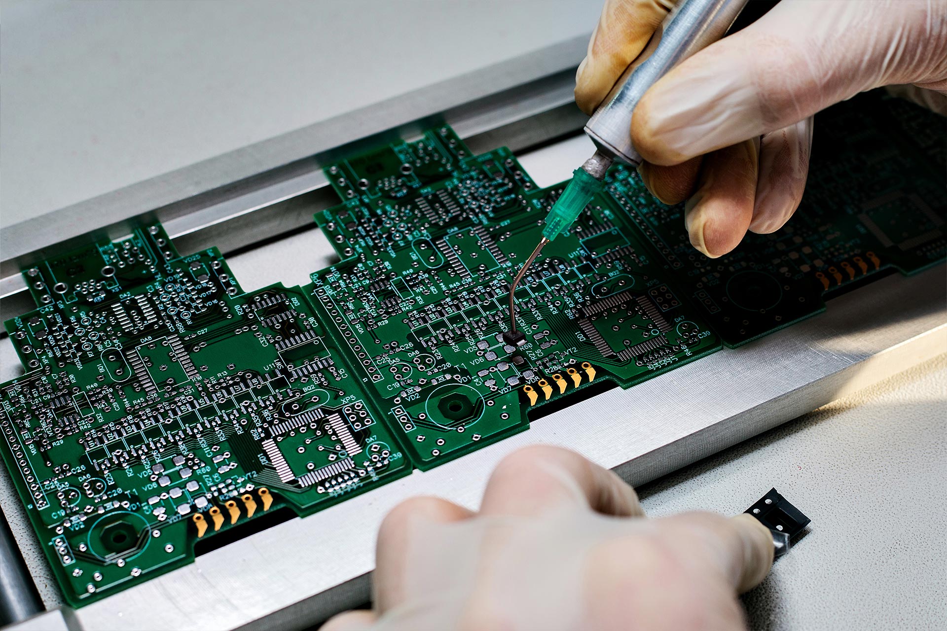 PCB Surface High-pressure Cleaning